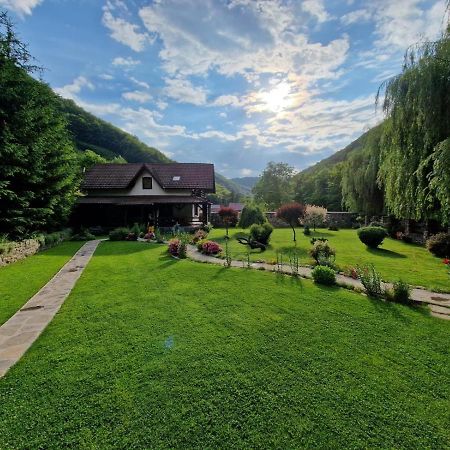 Casa De Piatra Villa Strungari ภายนอก รูปภาพ